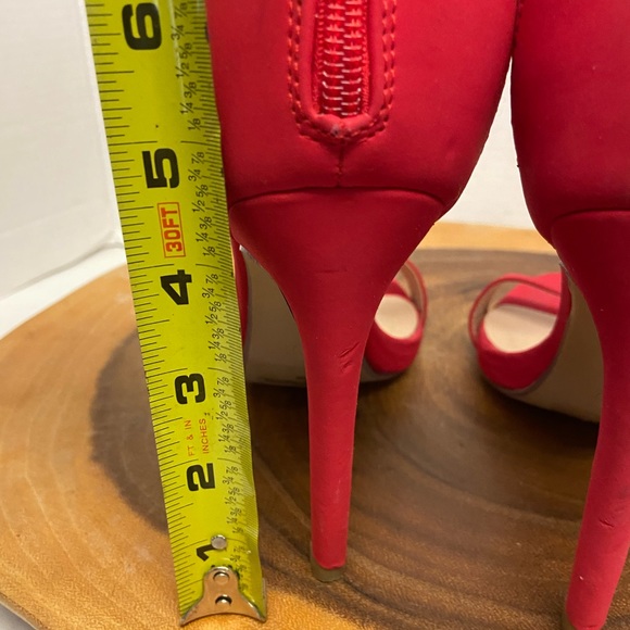 Glaze Ankle strap Red Stiletto Heels - Picture 10 of 12